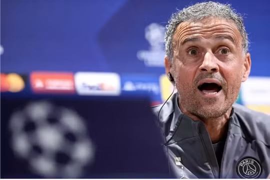 HLV Luis Enrique tự tin giúp PSG đánh bại Barcelona.