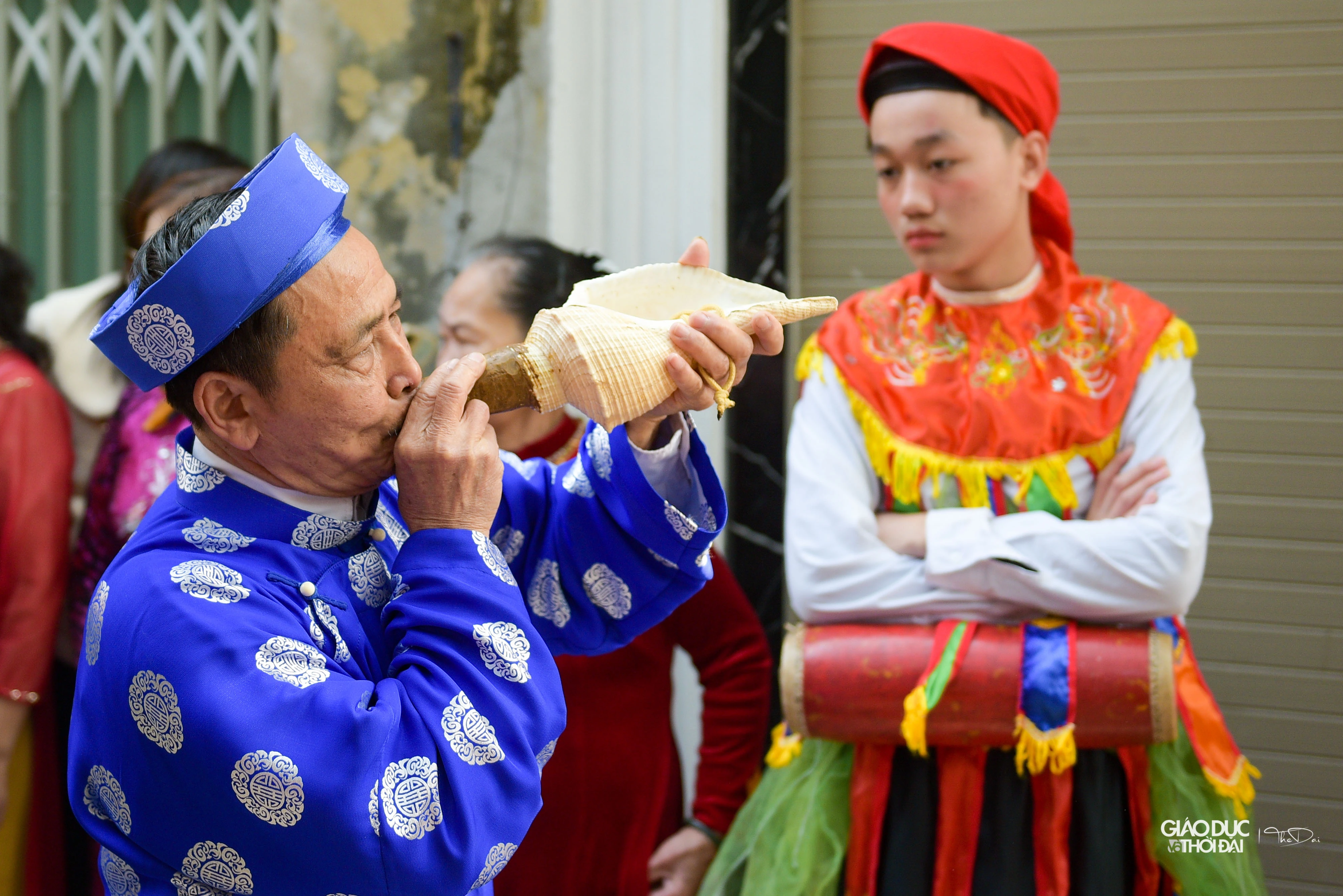 Kể từ đó, hàng năm vào mùa xuân, từ ngày 9 đến 12 tháng Giêng Âm lịch, dân làng lại tổ chức lễ hội rước Thành Hoàng Phùng.