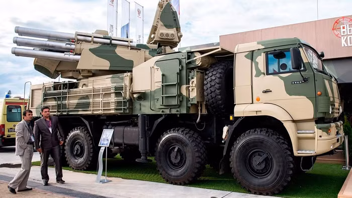 Hệ thống Pantsir mới dùng được nhiều loại tên lửa được đưa vào trực chiến
