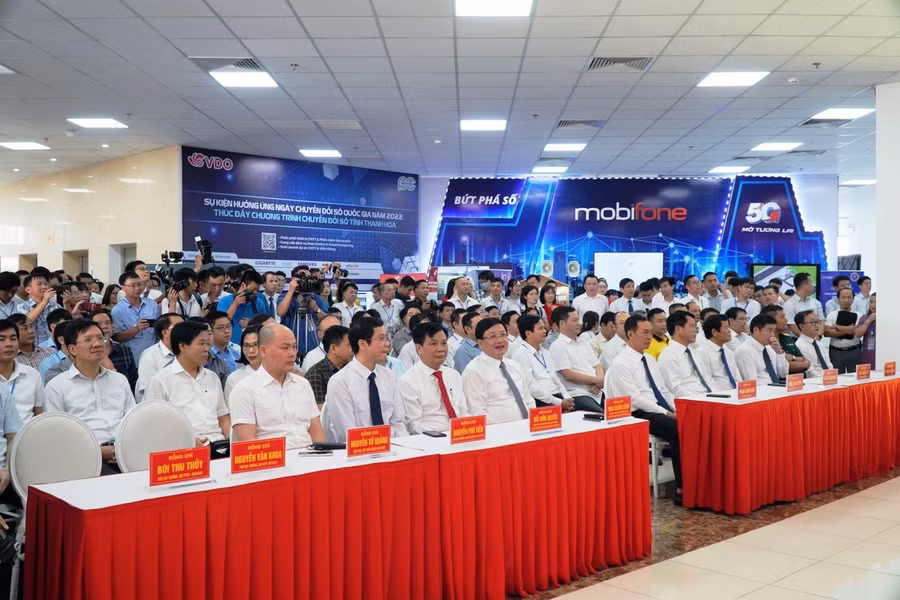 Các đại biểu tham dự hội nghị.