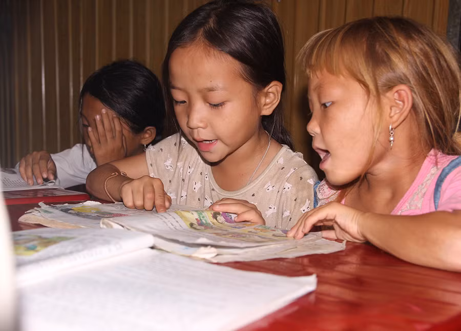 Buổi tối, các em sẽ có giờ tự học dưới sự hướng dẫn, quản lý của thầy cô giáo