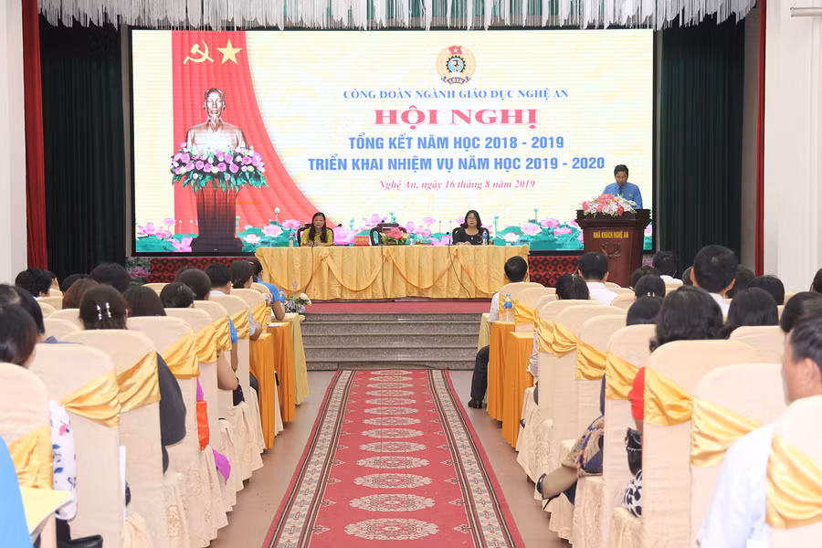 Hội nghị Tổng kết năm học 2018 – 2019, triển khai nhiệm vụ năm học 2019 – 2020 của Công đoàn GD Nghệ An