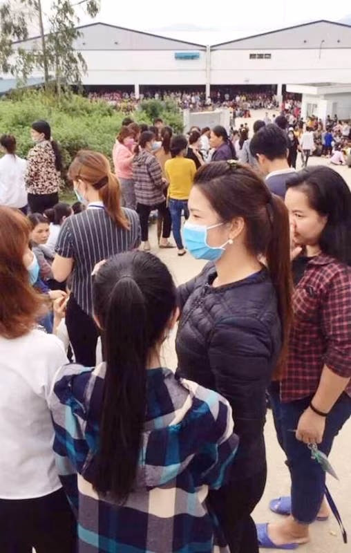 Để phản đối những chính sách, chế độ chưa phù hợp của công ty, hàng nghìn công nhân Công ty TNHH Ny Hoa Việt đã ngưng việc