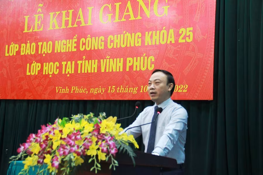 Tiến sĩ Nguyễn Xuân Thu phát biểu tại lễ khai giảng