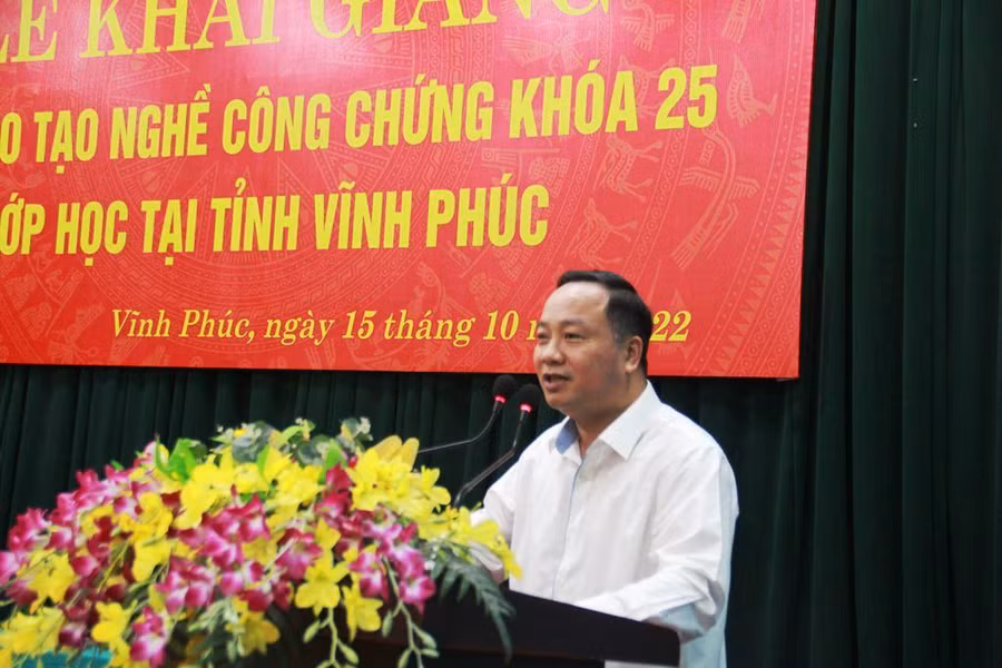 Tiến sĩ Lê Gia Thanh – Giám đốc Trung tâm GDTX phát biểu tại lễ khai giảng