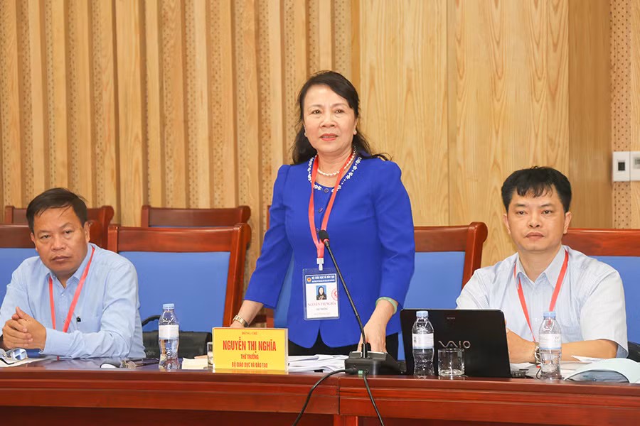Thứ trưởng Bộ GD&ĐT Nguyễn Thị Nghĩa phát biểu tại buổi làm việc với Ban chỉ đạo Kỳ thi THPT quốc gia năm 2019 tỉnh Nghệ An Thứ trưởng Bộ GD&ĐT Nguyễn Thị Nghĩa phát biểu tại buổi làm việc với Ban chỉ đạo Kỳ thi THPT quốc gia năm 2019 tỉnh Nghệ An