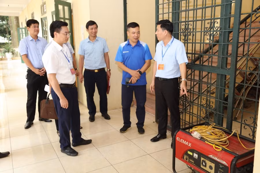 Các điểm thi đã chuẩn bị sẵn máy phát điện và cách sử dụng khi cần thiết