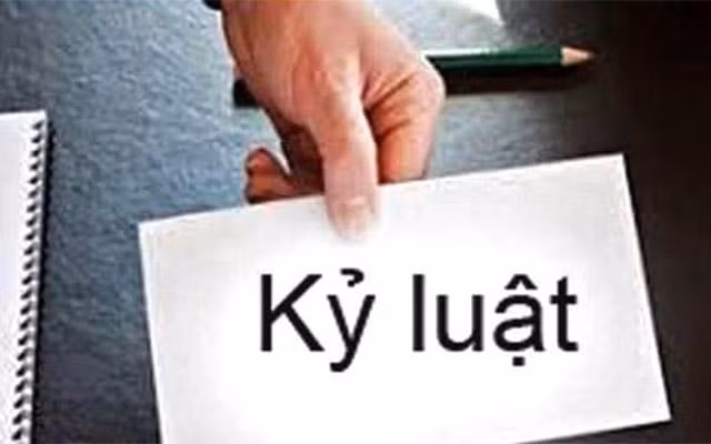 Kỷ luật Chủ tịch UBND tỉnh Thanh Hóa