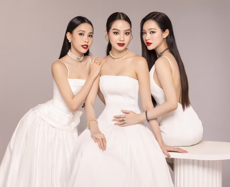 Top 3 Hoa hậu Việt Nam 2022 cùng hội ngộ qua bộ ảnh mới, mỗi người một vẻ không ai kém cạnh ai.