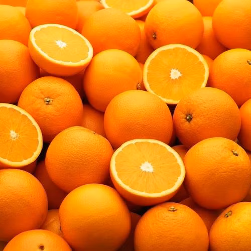 Bạn có thể nhận được hầu hết lượng vitamin C cần thiết trong một ngày bằng cách ăn một quả cam. Làm như vậy rất quan trọng đối với sức khỏe não bộ vì vitamin C là yếu tố chính giúp ngăn ngừa tình trạng suy giảm tinh thần. Bạn có thể nhận được hầu hết lượng vitamin C cần thiết trong một ngày bằng cách ăn một quả cam. Làm như vậy rất quan trọng đối với sức khỏe não bộ vì vitamin C là yếu tố chính giúp ngăn ngừa tình trạng suy giảm tinh thần.