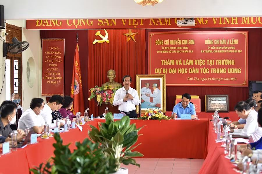 Bộ trưởng Bộ GD&amp;ĐT Nguyễn Kim Sơn phát biểu tại buổi làm việc.
