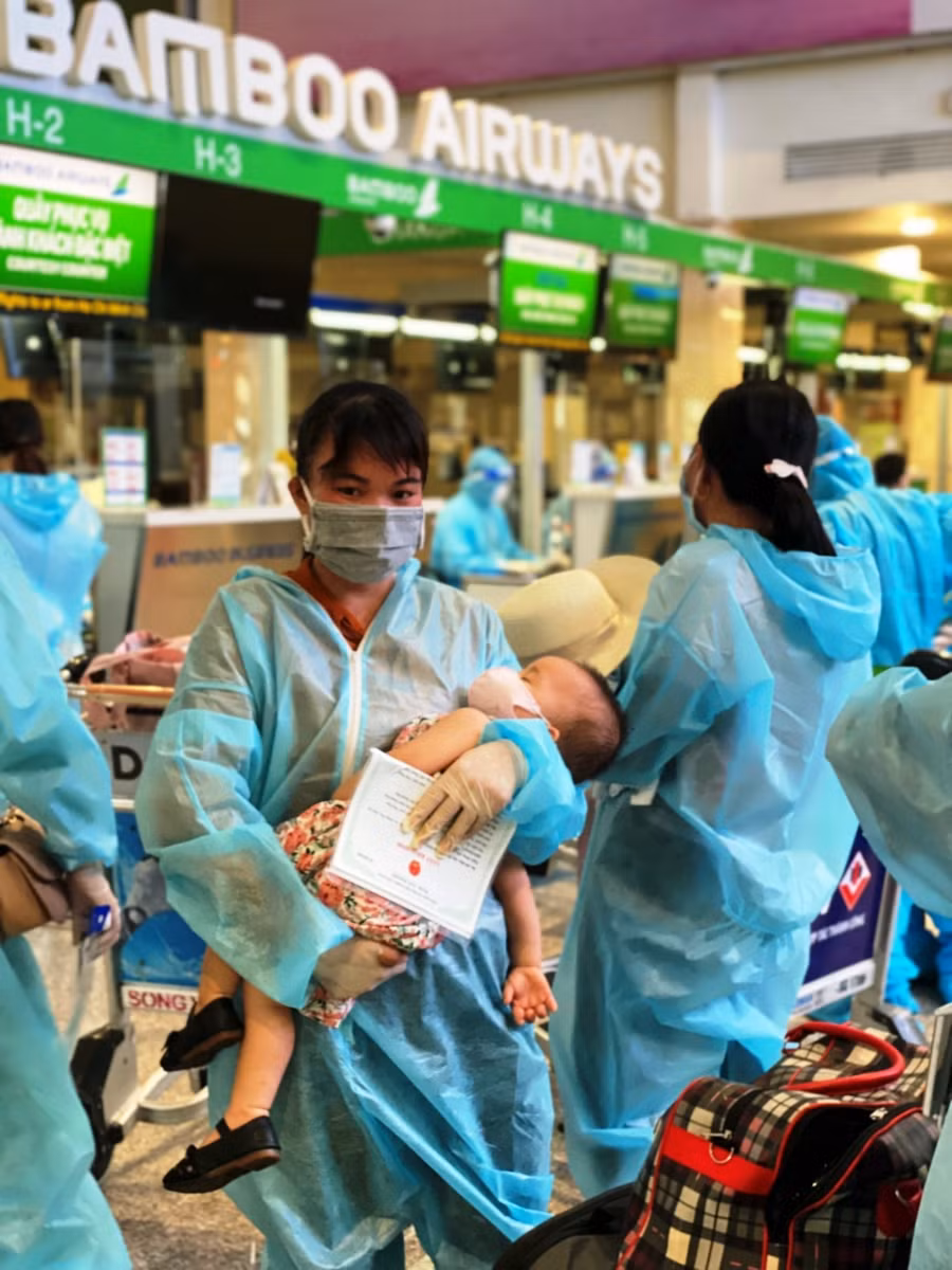 Trong số 189 công dân của Thanh Hóa được đón về quê, có cả trẻ em.