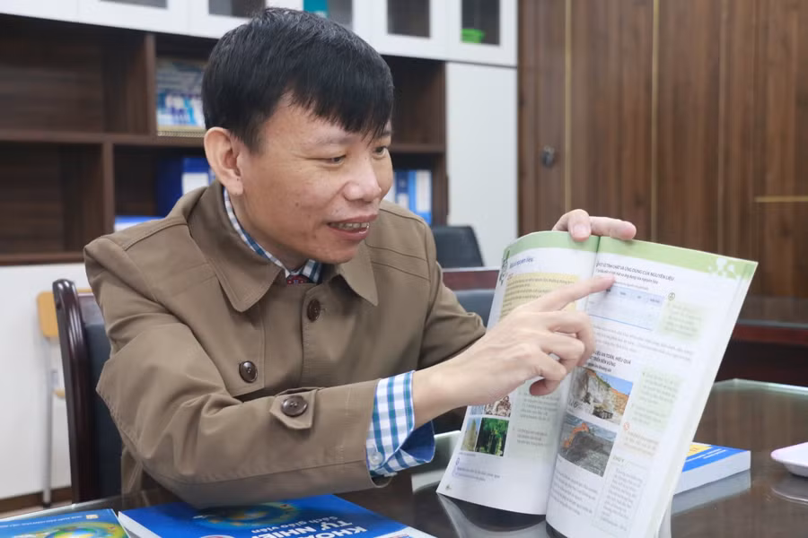 PGS.TS Cao Cự Giác là tổng chủ biên, chủ biên SGK Khoa học Tự nhiên, SGK Hóa học lớp 10.