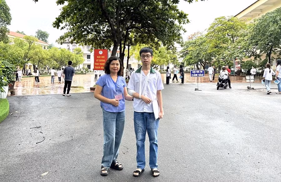 Thí sinh Nguyễn Vũ Đức Tuân tại Hội đồng thi Trường THPT Việt Trì.