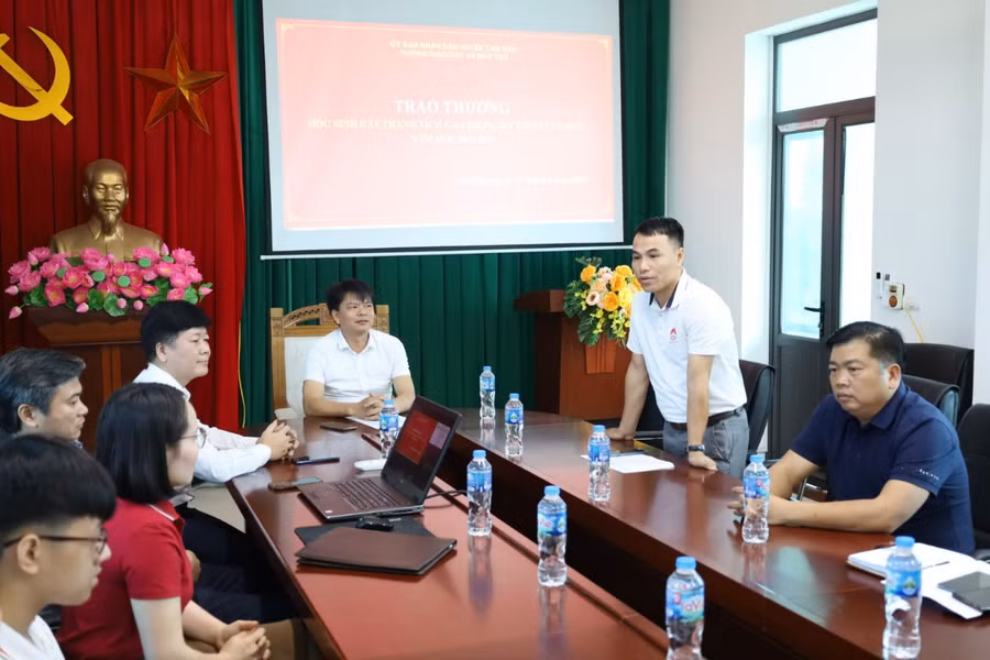 Ông Nguyễn Xuân Thọ - Chủ tịch Hội Doanh nghiệp huyện Tam Đảo phát biểu tại buổi gặp mặt. Ông Nguyễn Xuân Thọ - Chủ tịch Hội Doanh nghiệp huyện Tam Đảo phát biểu tại buổi gặp mặt.