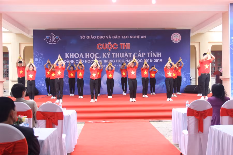 Khai mạc cuộc thi Khoa học kỹ thuật học sinh trung học tỉnh Nghệ An năm học 2018 - 2019 Khai mạc cuộc thi Khoa học kỹ thuật học sinh trung học tỉnh Nghệ An năm học 2018 - 2019
