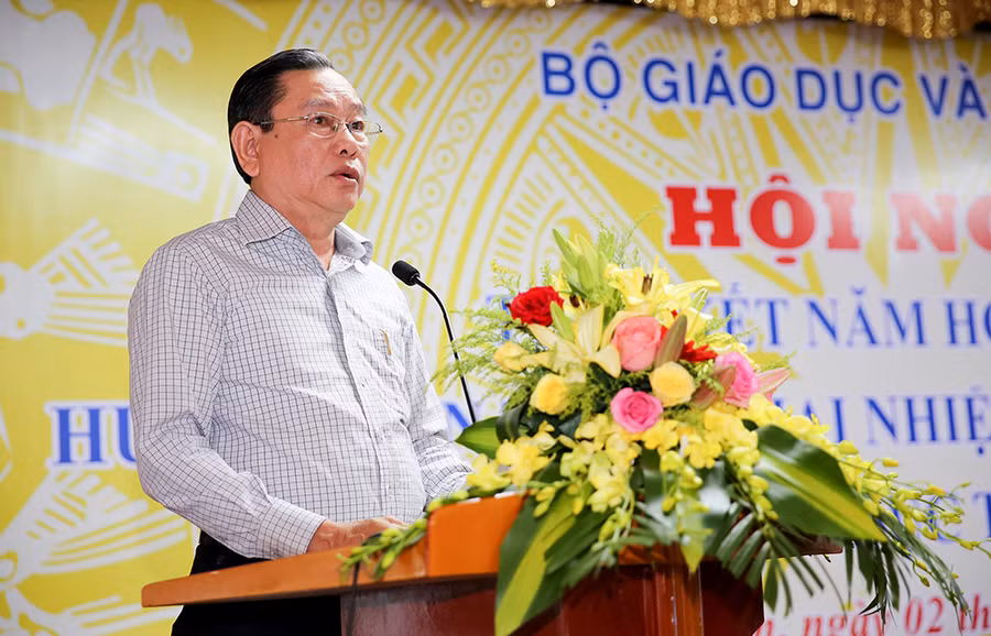 Đại diện Sở GD&ĐT phát biểu ý kiến tại hội nghị