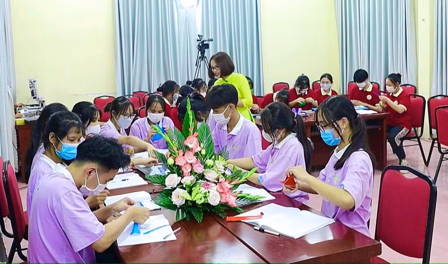 Hoạt động giáo dục tại Trường THPT Nguyễn Viết Xuân.