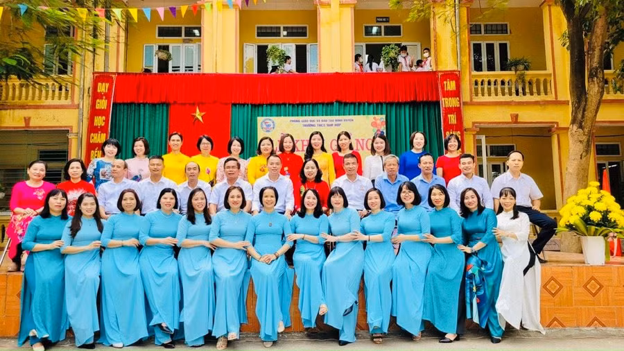 Tập thể sư phạm trường THCS Tam Hợp đã có nhiều giải pháp cụ thể trong công tác giáo dục đạo đức, lối sống cho học sinh. Tập thể sư phạm trường THCS Tam Hợp đã có nhiều giải pháp cụ thể trong công tác giáo dục đạo đức, lối sống cho học sinh.