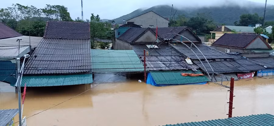 Nước ngập sâu tại xã Thanh Mỹ, huyện Thanh Chương, Nghệ An. Ảnh: Hải Yến
