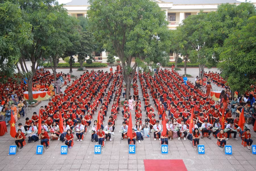 Học sinh Trường THCS Hưng Dũng, TP Vinh, Nghệ An trong