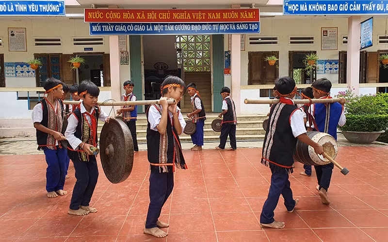 Giao lưu trực tuyến "Truyền lửa văn hóa cồng chiêng từ trong trường học" ảnh 3