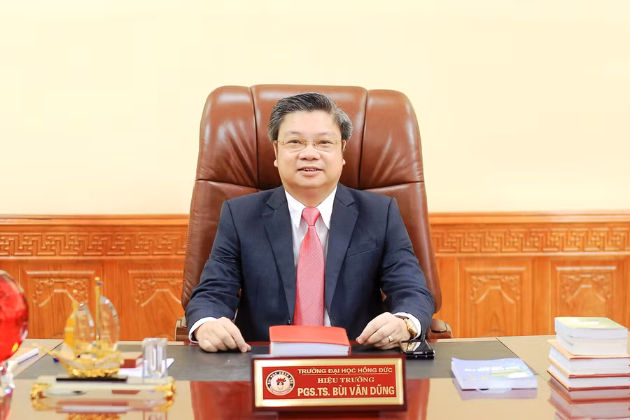 Ông Bùi Văn Dũng- Hiệu trưởng Trường Đại học Hồng Đức (Thanh Hóa). Ảnh: Nhà trường cung cấp.