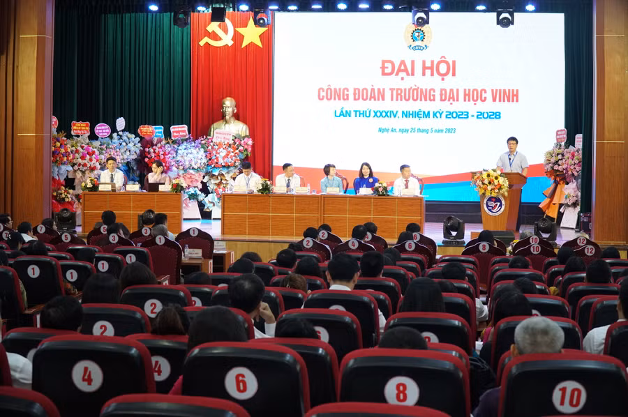 Đại hội Công đoàn Trường Đại học Vinh khóa 34 nhiệm kỳ 2023-2028. Ảnh: Hồ Lài.