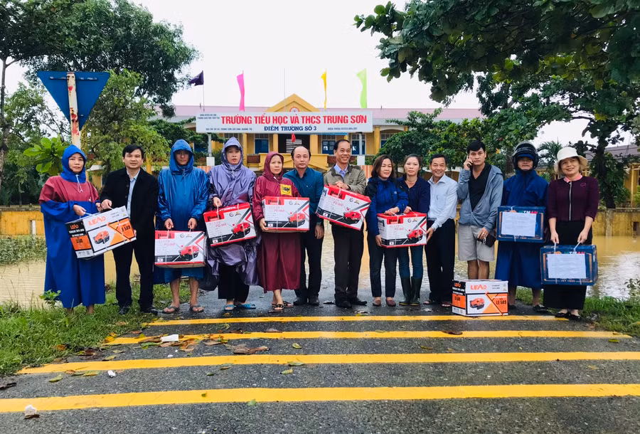 Giao lưu trực tuyến: Đồng hành cùng thầy trò vùng lũ ảnh 45