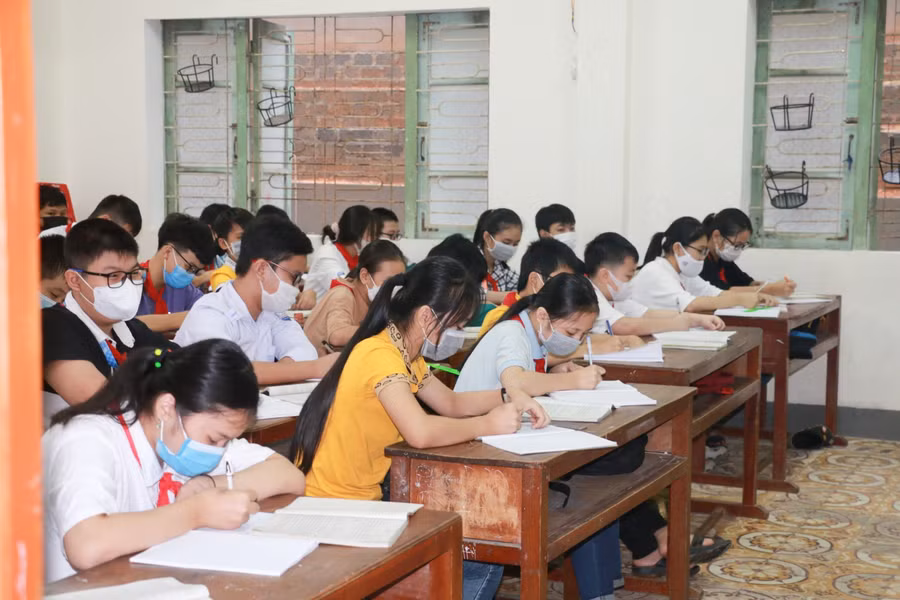 Trong điều kiện dịch bệnh, các em học sinh cũng cố gắng, nỗ lực, nhanh chóng vào guồng học tập ngay khi trở lại trường.
