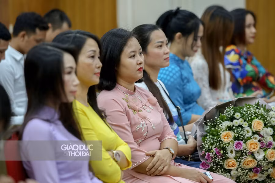 Trao giải và phát động Cuộc thi “Những kỷ niệm sâu sắc về thầy cô và mái trường mến yêu” ảnh 4
