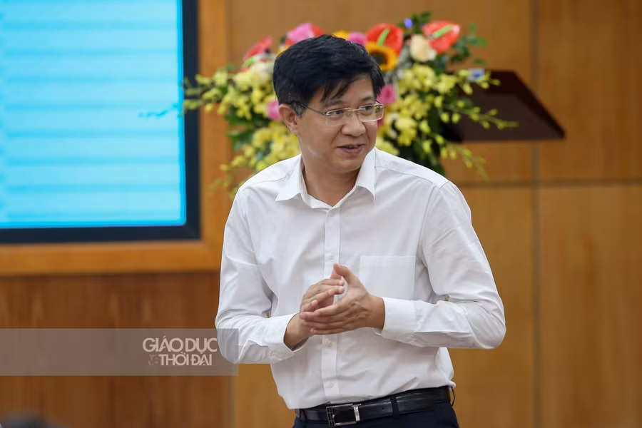Ông Trịnh Xuân Hiếu, Vụ trưởng Vụ Thi đua khen thưởng - Bộ GD&amp;ĐT