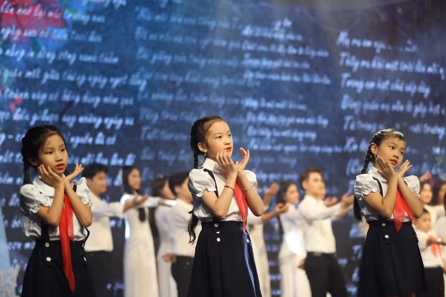 “Thay lời tri ân năm 2020” với chủ đề Hạnh phúc ảnh 9