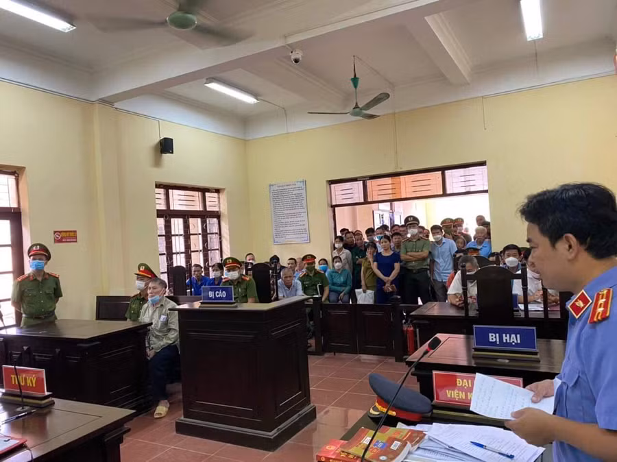 Quang cảnh phiên tòa Quang cảnh phiên tòa