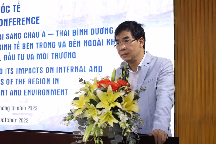 TS Lê Trường Sơn, Hiệu trưởng Trường Đại học Luật TPHCM phát biểu khai mạc. Ảnh: HCMULAW