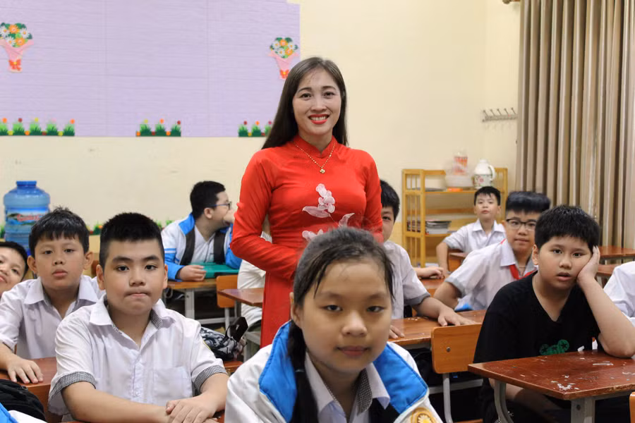 Cô Phạm Thị Giang, giảng dạy môn Ngữ văn, Trường THCS Cù Chính Lan (TP Thanh Hóa). Ảnh: LT.