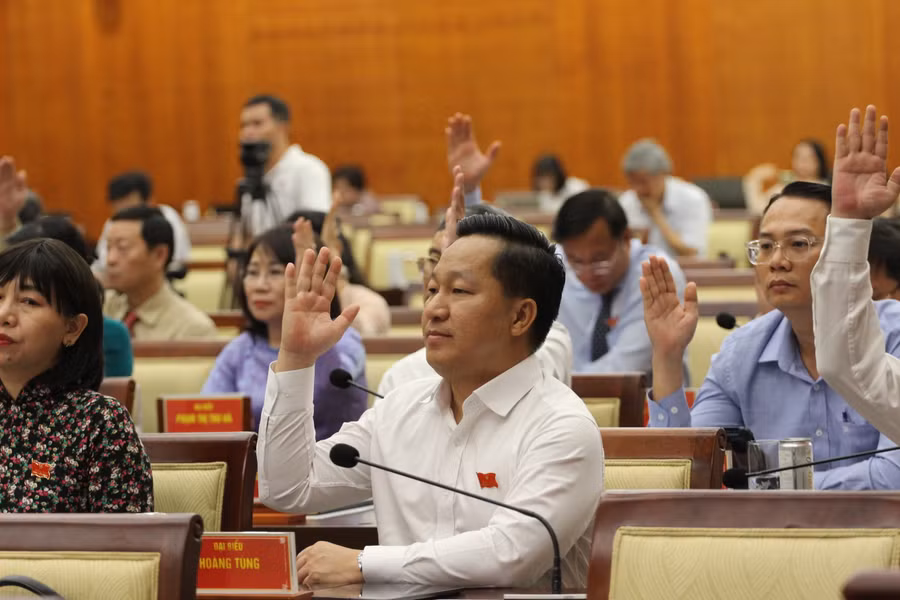 Các đại biểu tại kỳ họp của HĐND TPHCM sáng 11/11. (Ảnh: Thành Nhân)