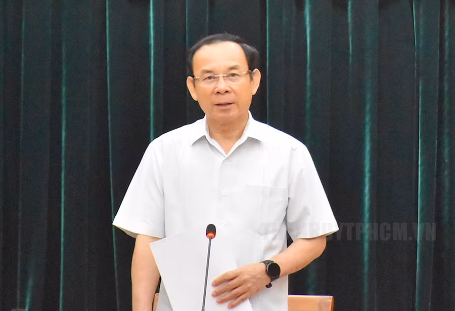 Ông Nguyễn Văn Nên phát biểu tại phiên họp. (Ảnh: HCMCPV).