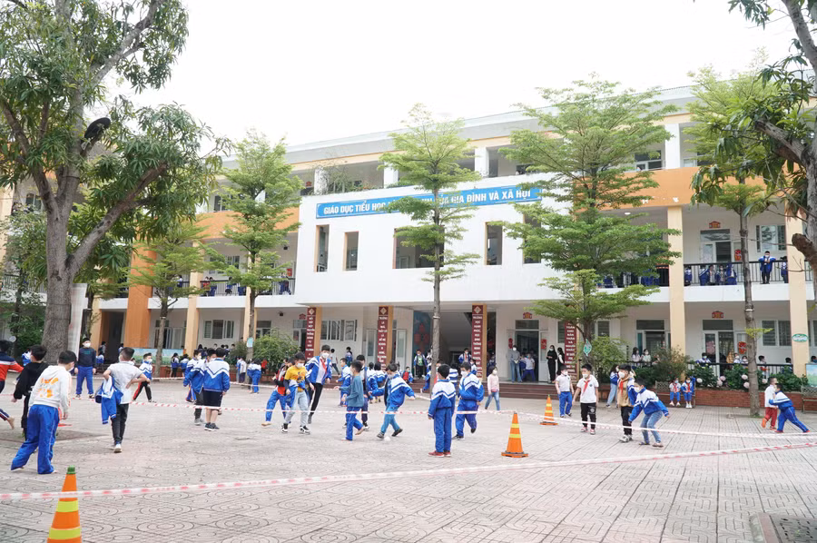 Nghệ An sẽ nỗ lực để giảm khoảng cách chất lượng giáo dục giữa các vùng miền. Nghệ An sẽ nỗ lực để giảm khoảng cách chất lượng giáo dục giữa các vùng miền.