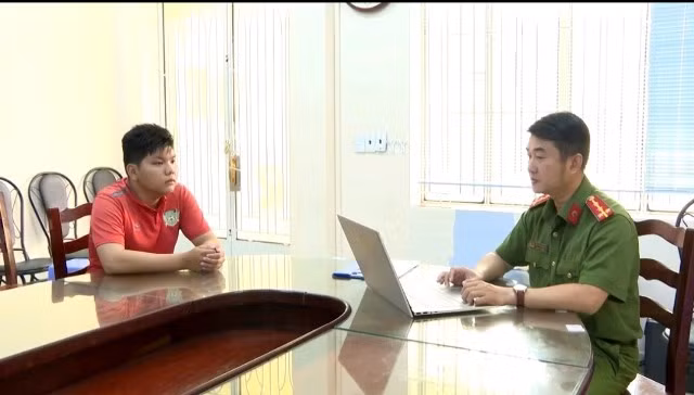 Cơ quan công an làm việc với Nguyễn Khoa Minh. (Ảnh: Công an TPHCM) Cơ quan công an làm việc với Nguyễn Khoa Minh. (Ảnh: Công an TPHCM)