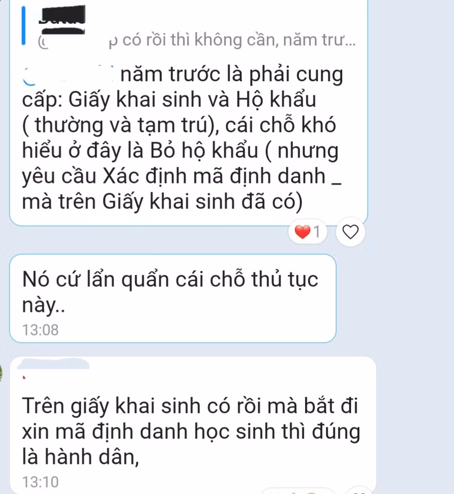 Phụ huynh có con vào lớp 1 xôn xao với giấy xác nhận nơi cư trú trên một diễn đàn chung cư (PV).