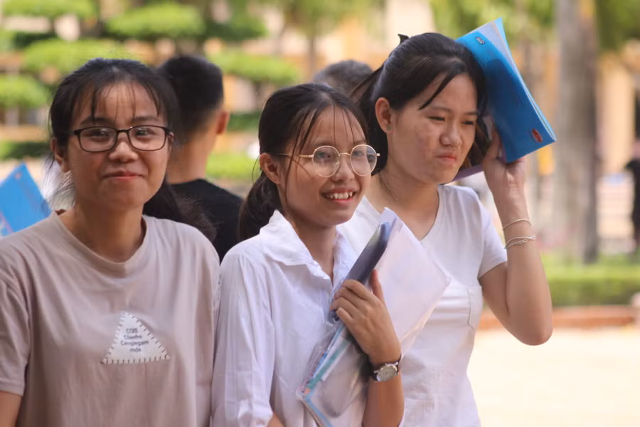 Đề thi được thí sinh đánh giá vừa sức, nằm trong chương trình học.