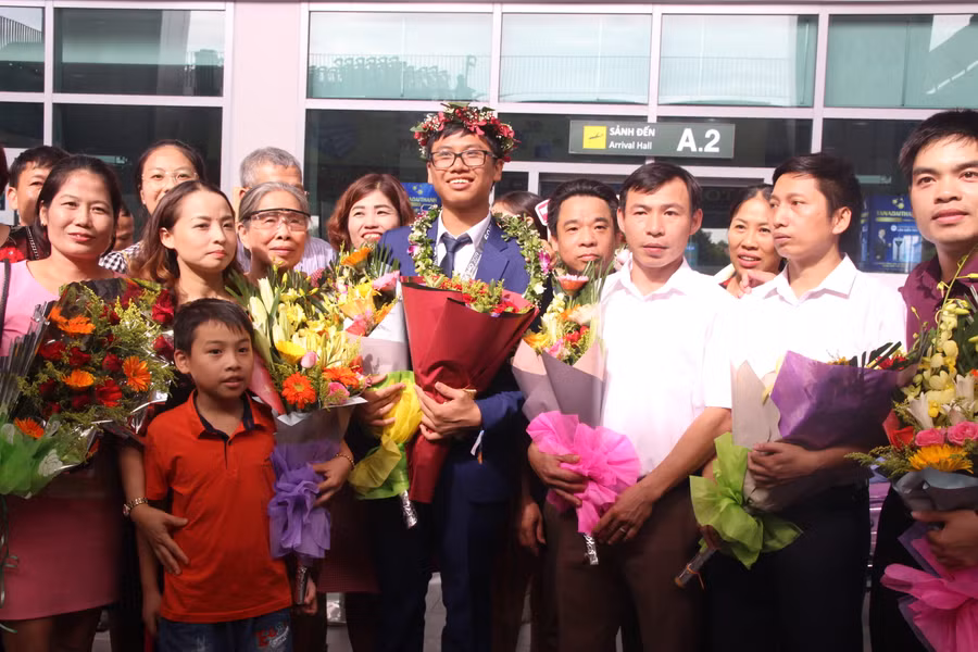 Gia đình mừng vui trước thành tích xuất sắc của Vũ Đức Vinh