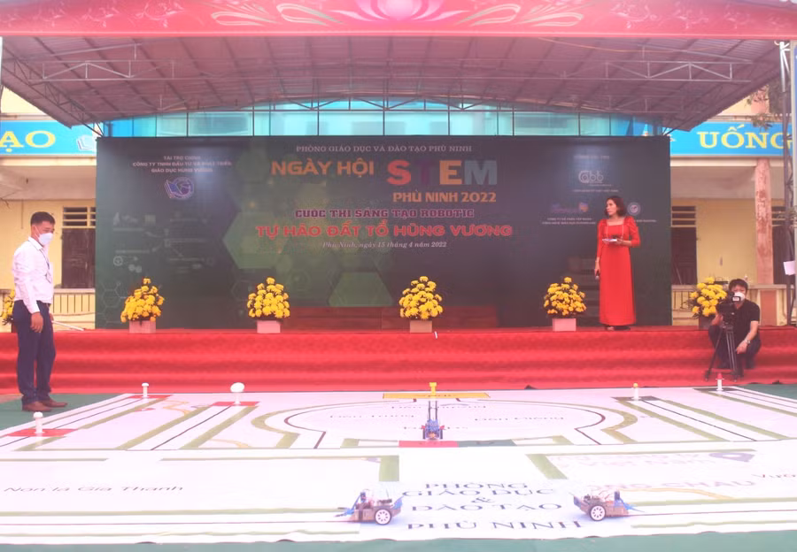 Ngày hội STEM Phù Ninh 2022 có 6 trường THCS trên địa bàn huyện Phù Ninh tham gia “Giao lưu các Câu lạc bộ STEM”