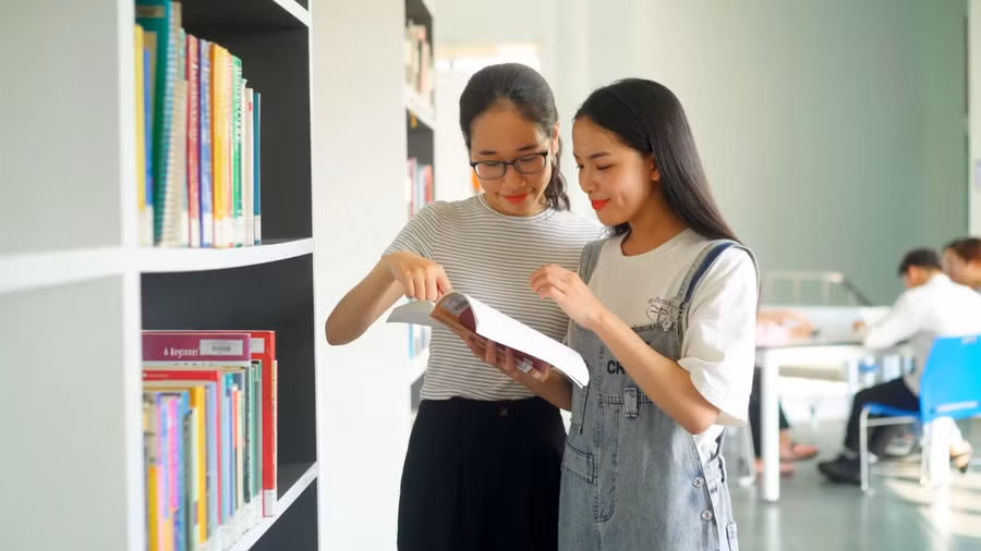 Sinh viên Trường ĐHSP tại thư viện (ảnh tư liệu). Ảnh: Vũ Văn Hoàng