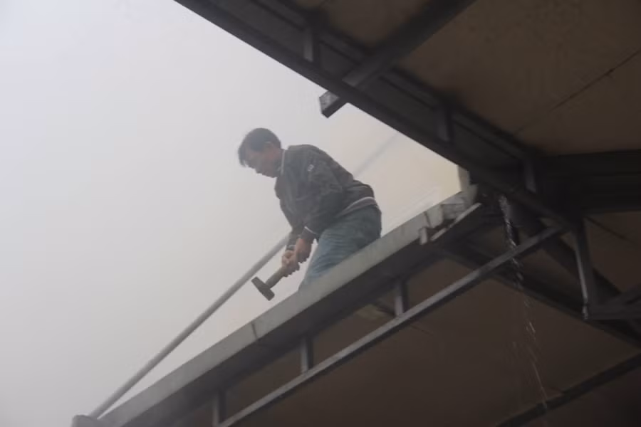 Có 3 người mắc kẹt trong đám cháy đã được giải cứu ra ngoài