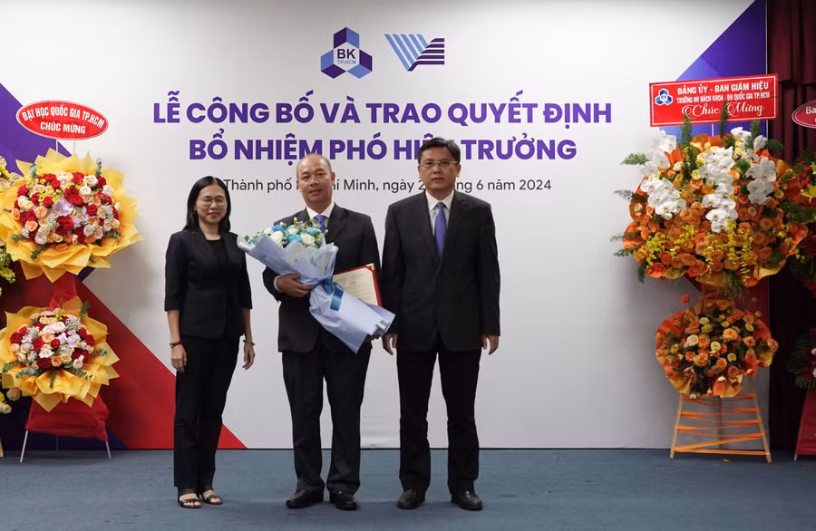 PGS. TS Huỳnh Kỳ Phương Hạ (giữa) giữ chức Phó Hiệu trưởng Trường Đại học Bách khoa. (Ảnh: HCMUT)