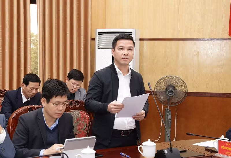 Ông Trần Quang Nam - Chánh Văn phòng Bộ GD&amp;ĐT trình bày đánh giá chung về tình hình giáo dục của tỉnh Thanh Hóa.