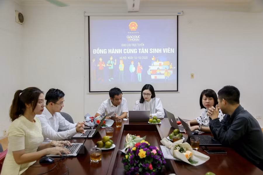 Giao lưu trực tuyến: Đồng hành cùng tân sinh viên ảnh 28