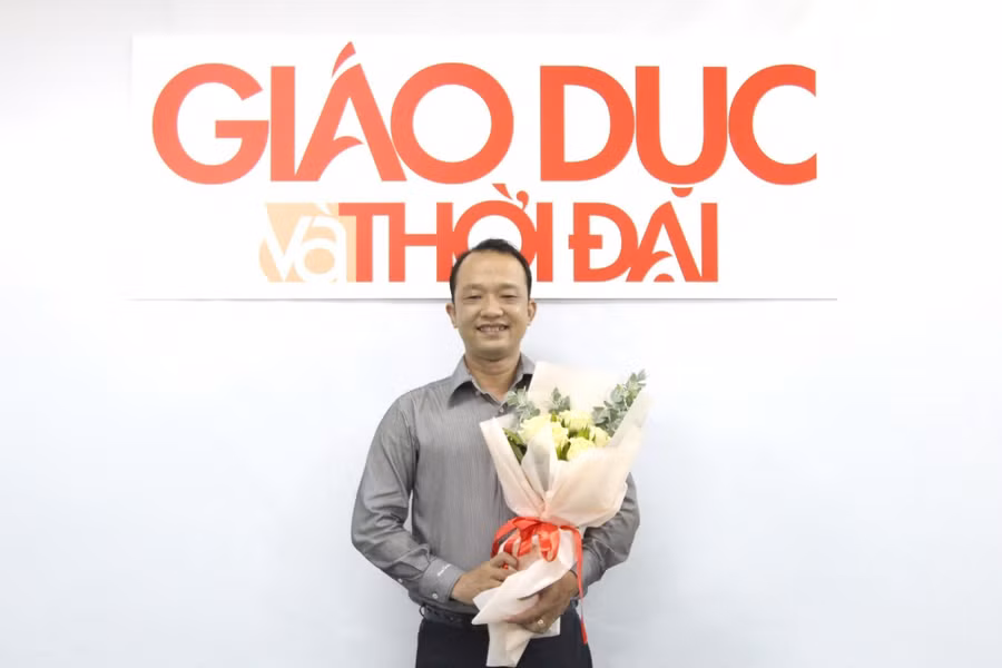 Thầy Phạm Phương Bình - Phó Hiệu trưởng Trường THPT Nguyễn Hữu Huân, TP Thủ Đức (TPHCM). Ảnh: Tuấn Anh